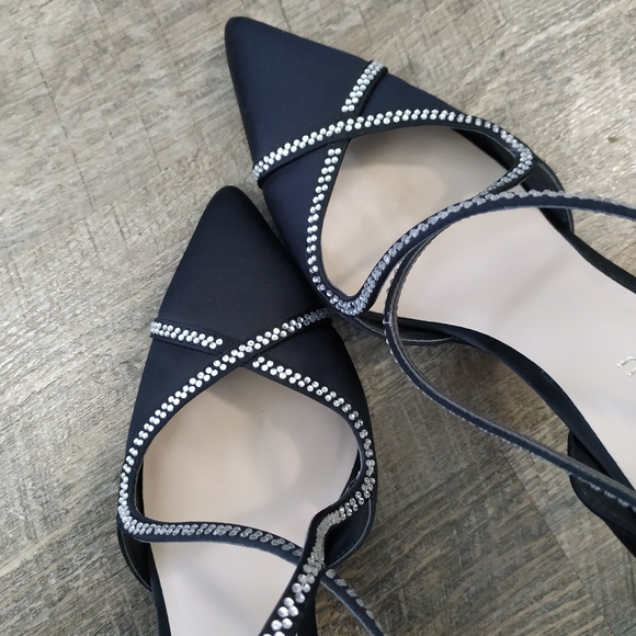 Le Chateau Black Stiletto Heels - Picture 2 of 3